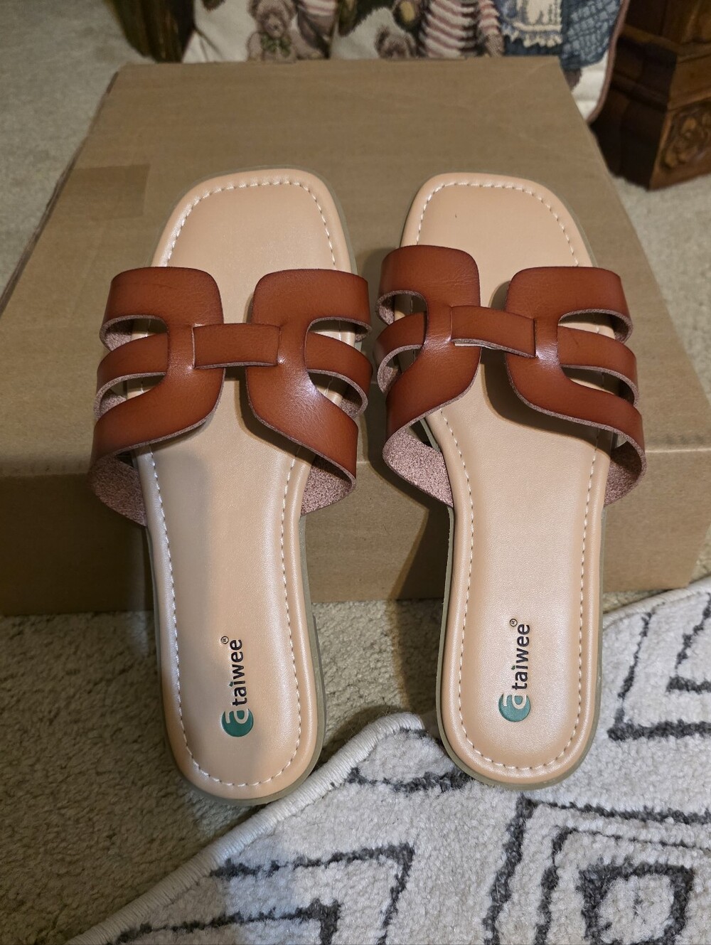 Ataiwee Women’s Brown Slide Sandals - Tan Leather Look, Size 8.5